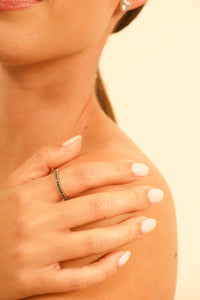 ANILLO PENSIL CON CIRCONES VERDES
